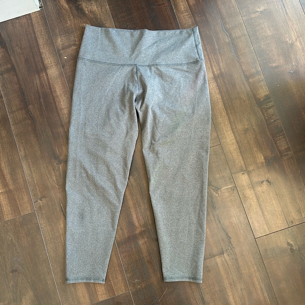 CHILL. PLAY. MOVE. Leggings